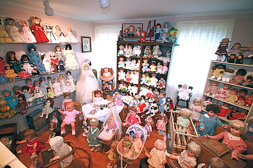 scary dollhouse