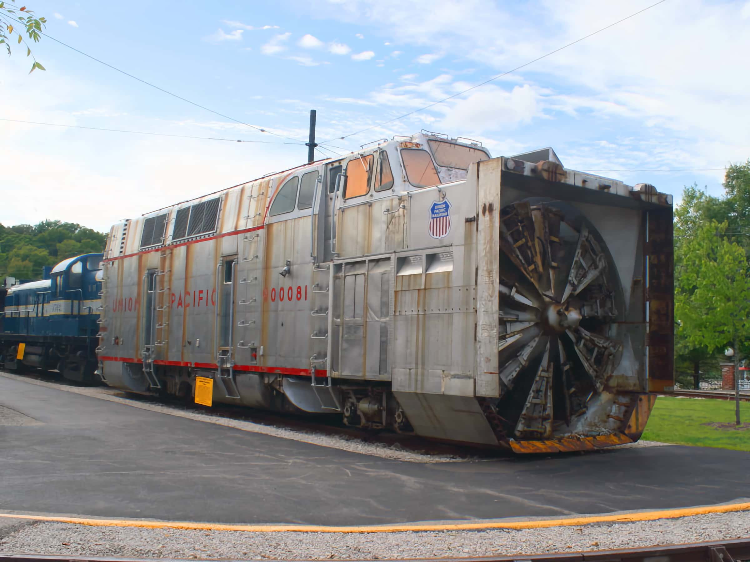 World&rsquo;s Heaviest Snowplow. Source.